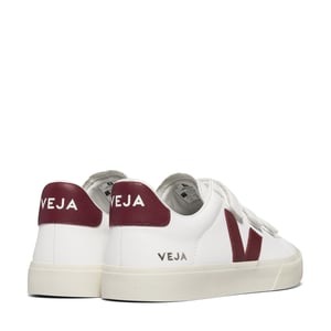 Veja red store
