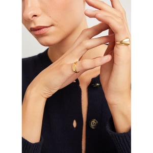 Sarah chloe signet ring on sale