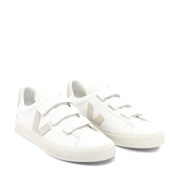 Site uri de sneakers hotsell