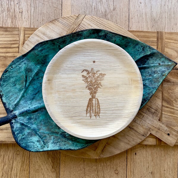 maaterra Compostable Carrot Plates, Set of 8