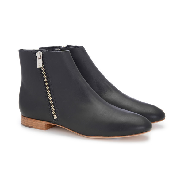 Astrid flat ankle boot