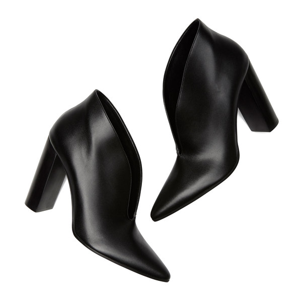 low cut black ankle boots