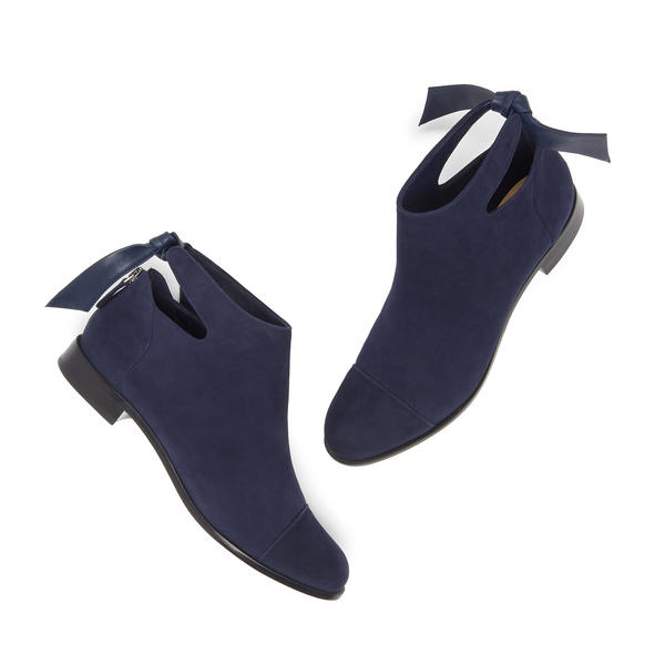flat boots