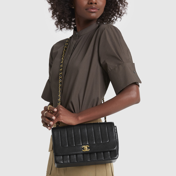 chanel vertical bag