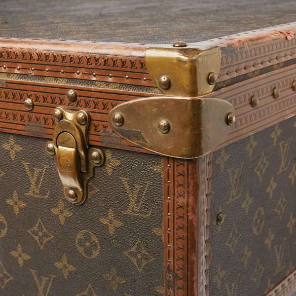 lv luggage trunk