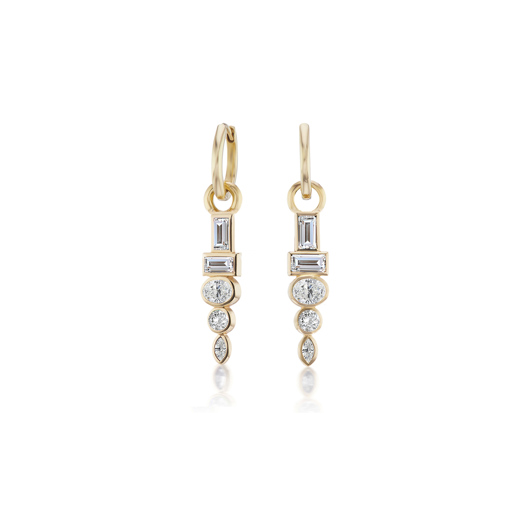 Sorellina Totem Huggies Earring In Yellow Gold,white Diamonds