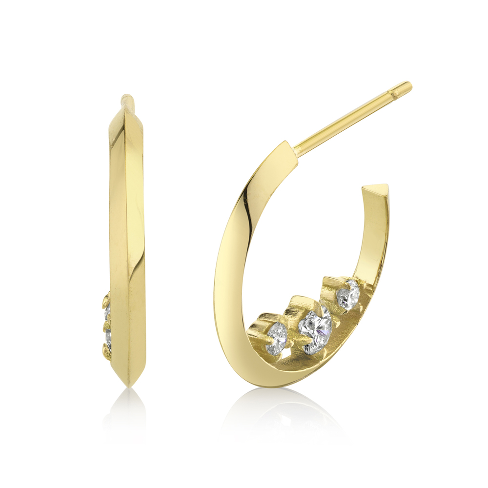 Lizzie Mandler Small Knife Edge Hoops With Three Éclat Diamonds Earring In Yellow Gold/White Diamonds