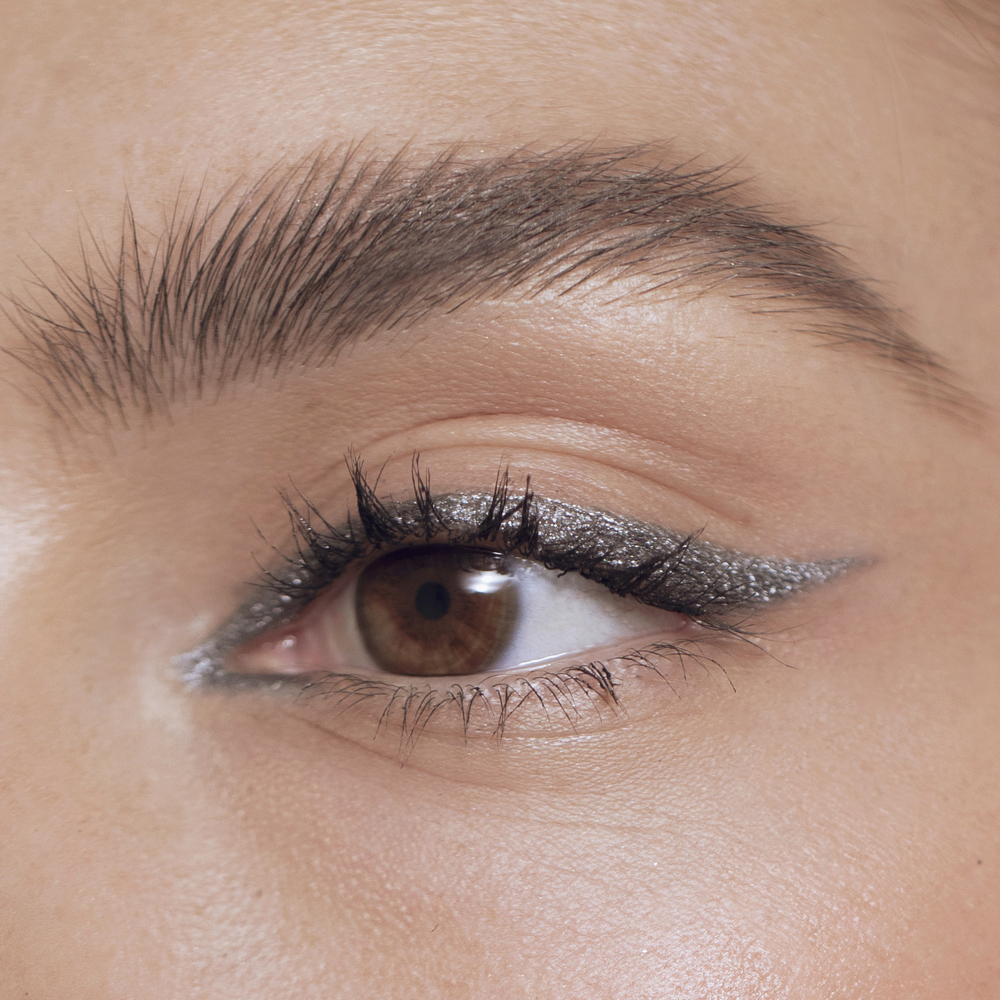 ROEN Eyeline Define Eyeliner In Shimmering Gunmetal