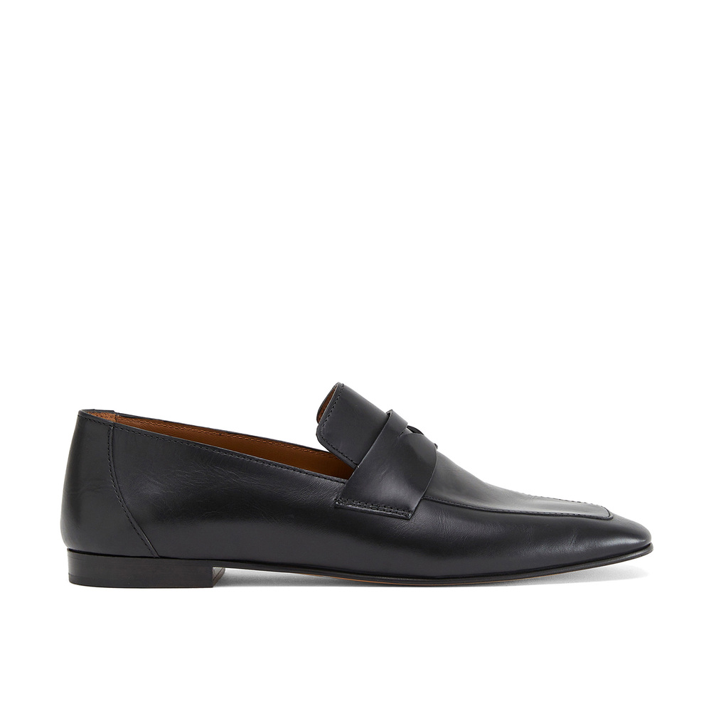 Le Monde Beryl Soft Leather Loafers In Black, Size IT 39