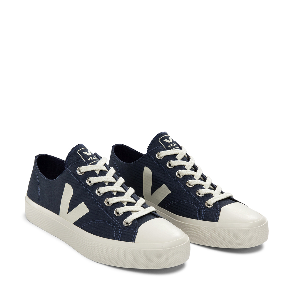 Veja Wata Ii Low Sneakers In Blue